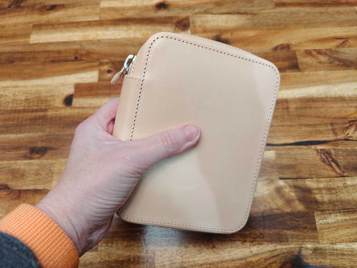 Galen Leather Expansi-Pouch review – A6 sized leather pen case with 10 slots